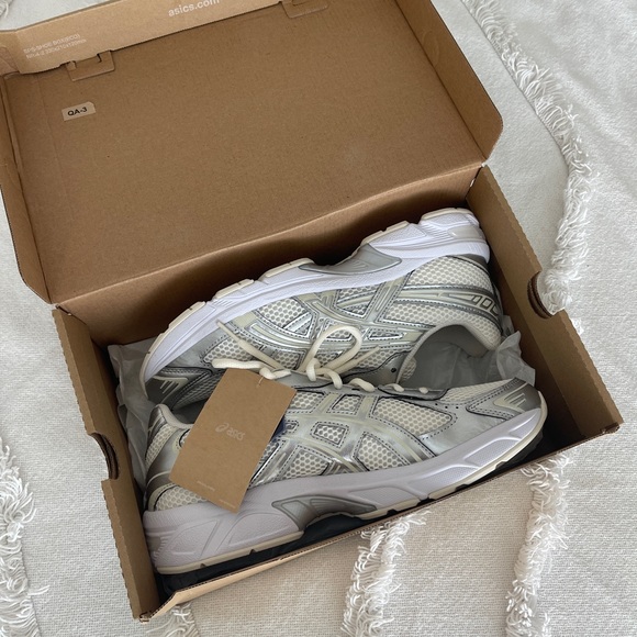 NIB NWT Asics Gel 1130 Pure Silver / Women’s 11, Men’s 9.5 / Sold out everywhere - Picture 9 of 10